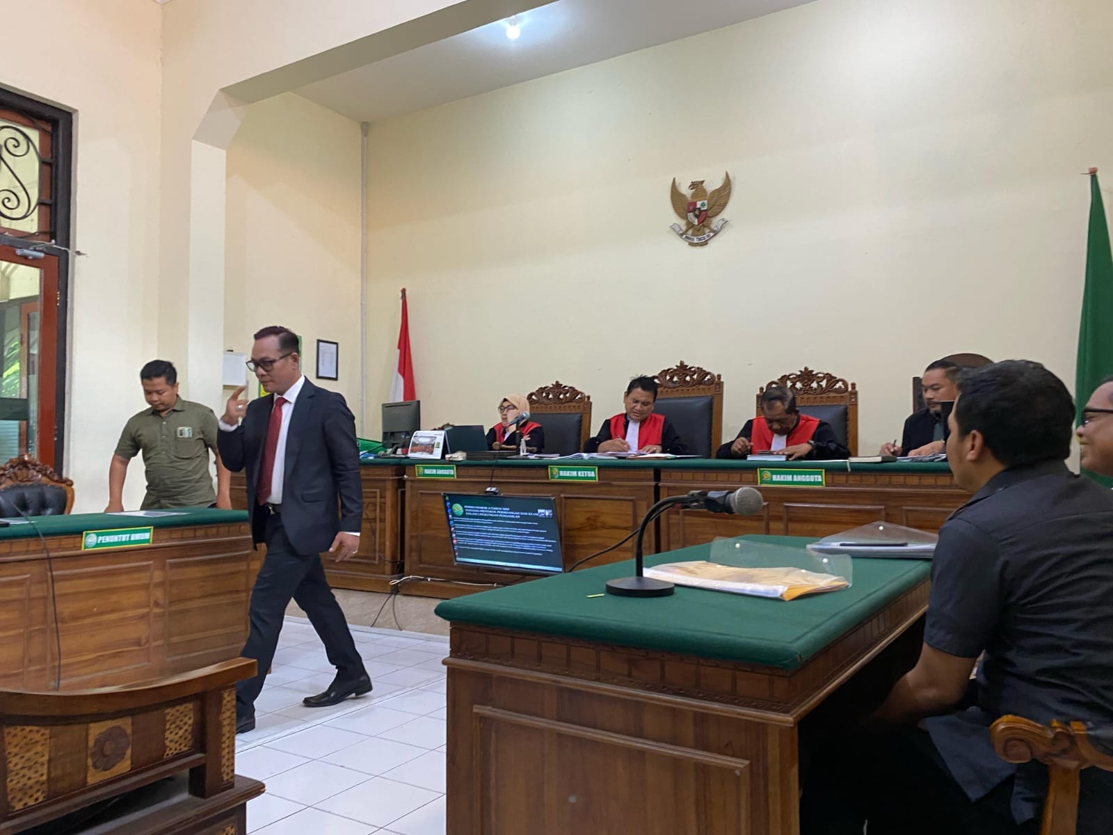 Konsultasi Hukum Gratis & Bantuan Hukum Online